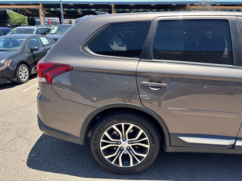 Used 2017 Brown Mitsubishi SE image 18