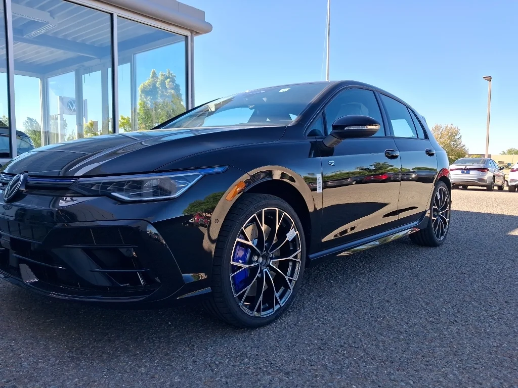 2026 Volkswagen Golf R Golf R 4-door DSG's photo