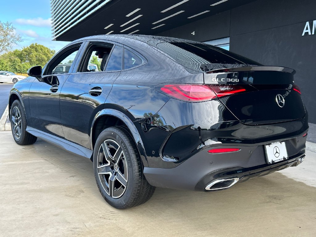 New 2027 Black Mercedes-Benz GLC 300 image 5