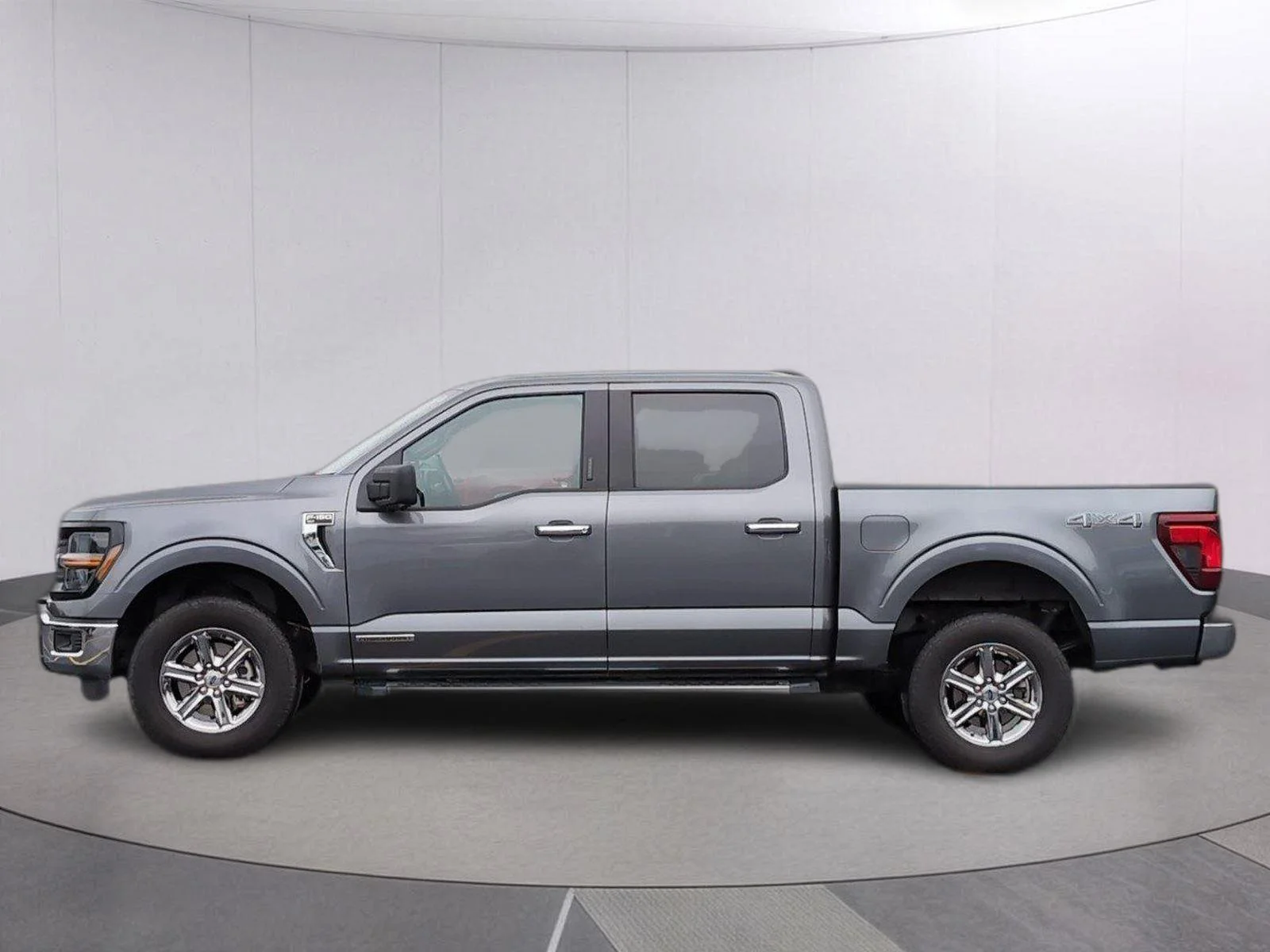 Used 2024 Carbonized Gray Ford XLT image 2