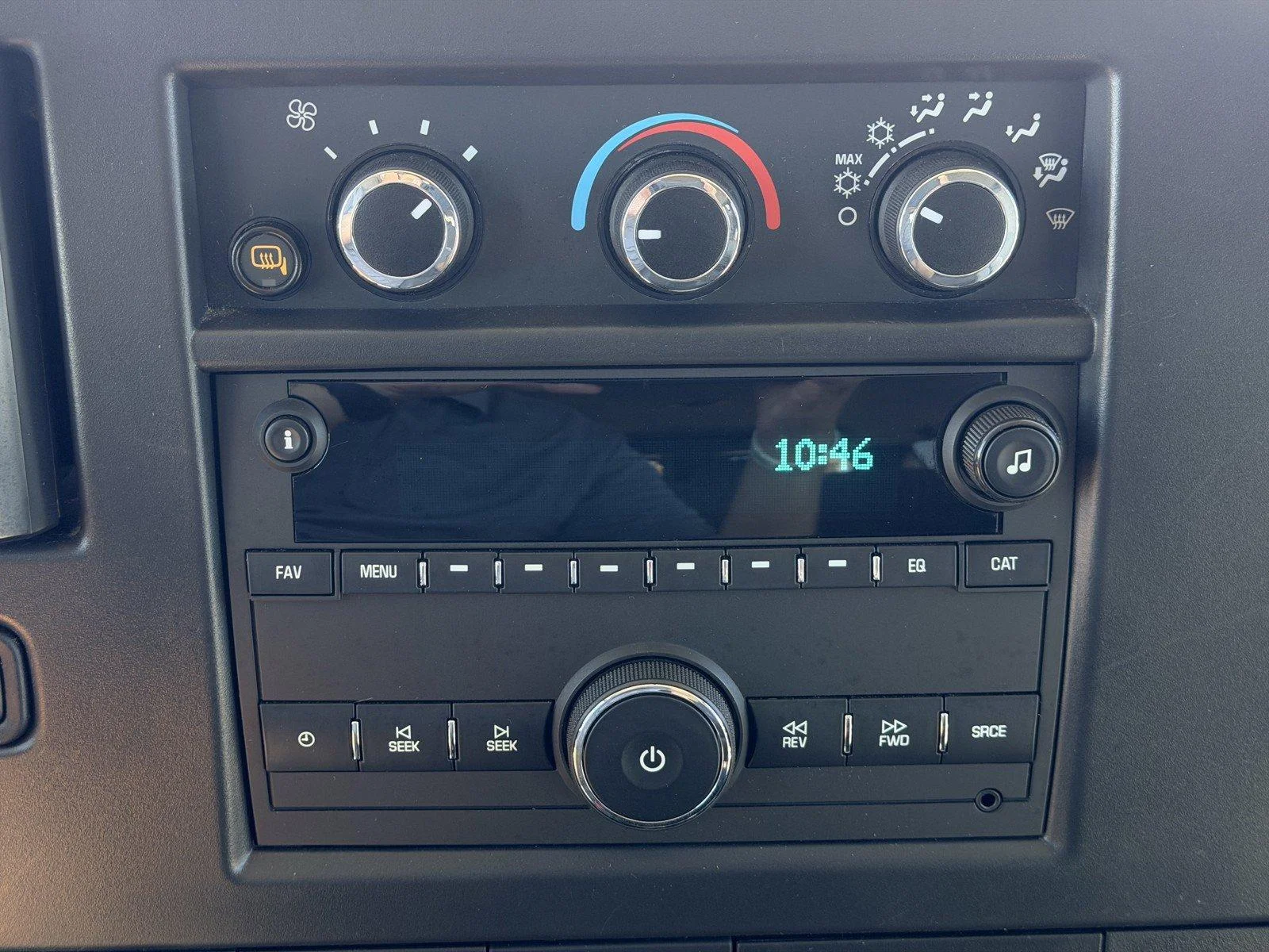 Used 2025 Summit White Chevrolet 1LT image 17