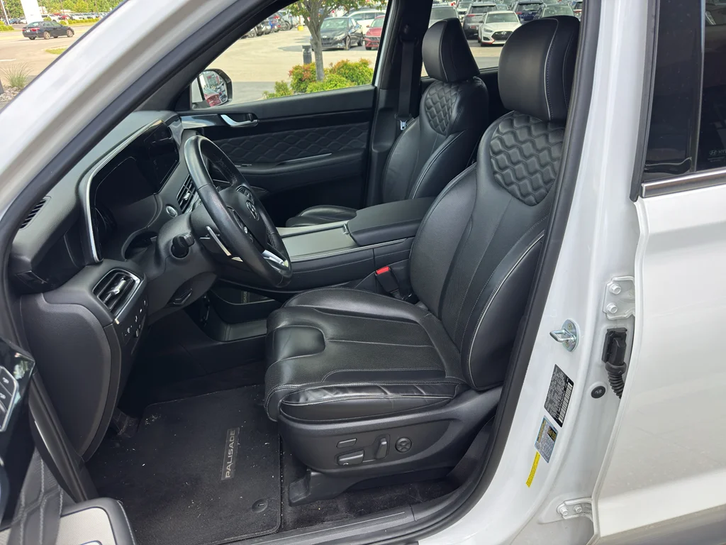 Used 2021 Hyper White Hyundai Calligraphy image 10