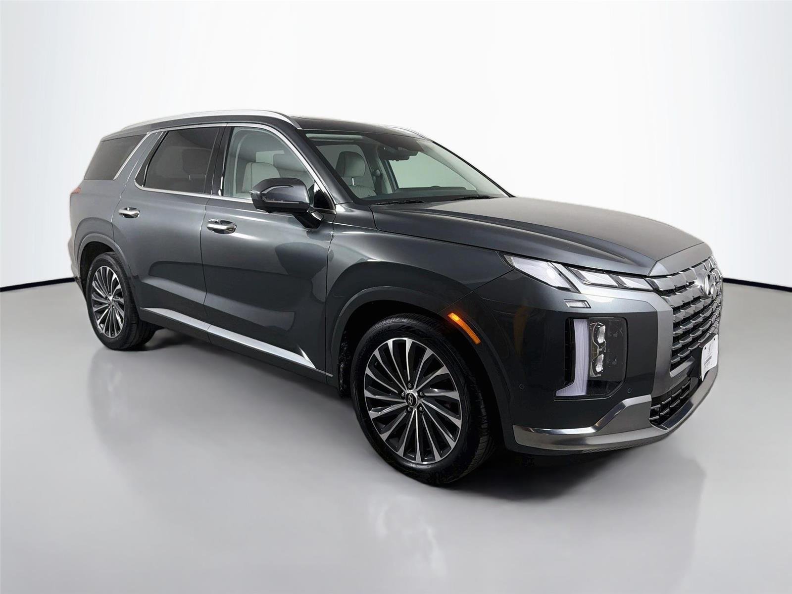 Used 2023 Steel Graphite Hyundai Calligraphy image 3