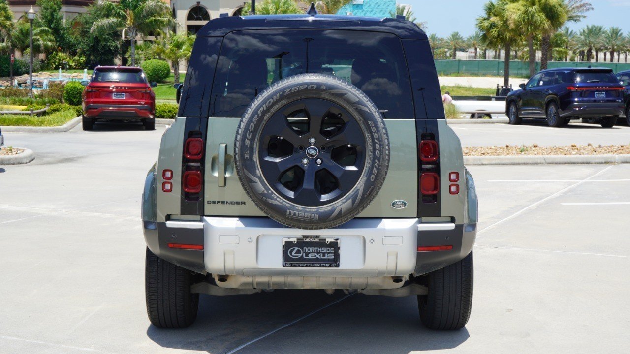 Used 2023 Green Land Rover S image 7