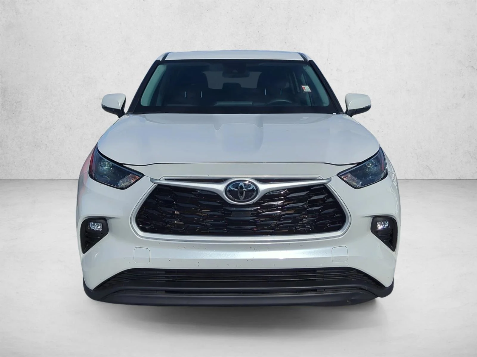 Used 2024 Wind Chill Pearl Toyota LE image 2