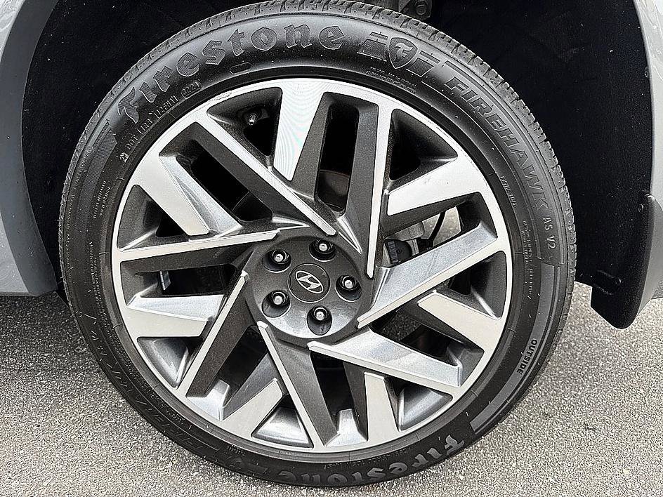 Used 2022 Hampton Gray Hyundai Calligraphy image 6