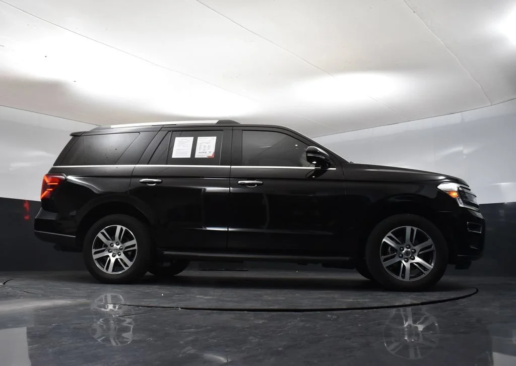 Used 2024 Black Metallic Ford Limited image 32