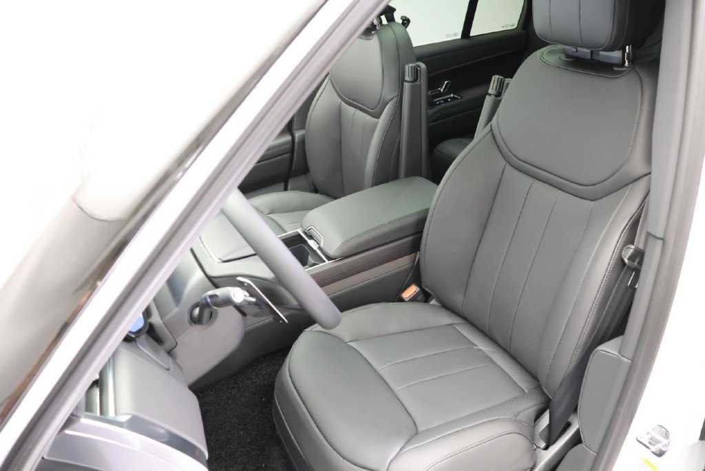 New 2027 Fuji White Land Rover SE image 30