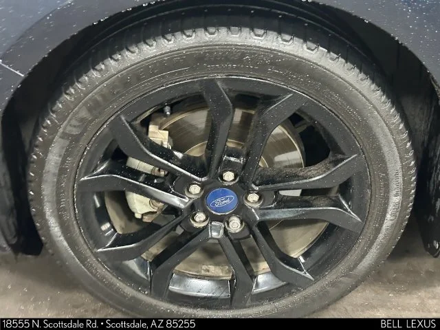 Used 2020 Blue Ford SE image 9