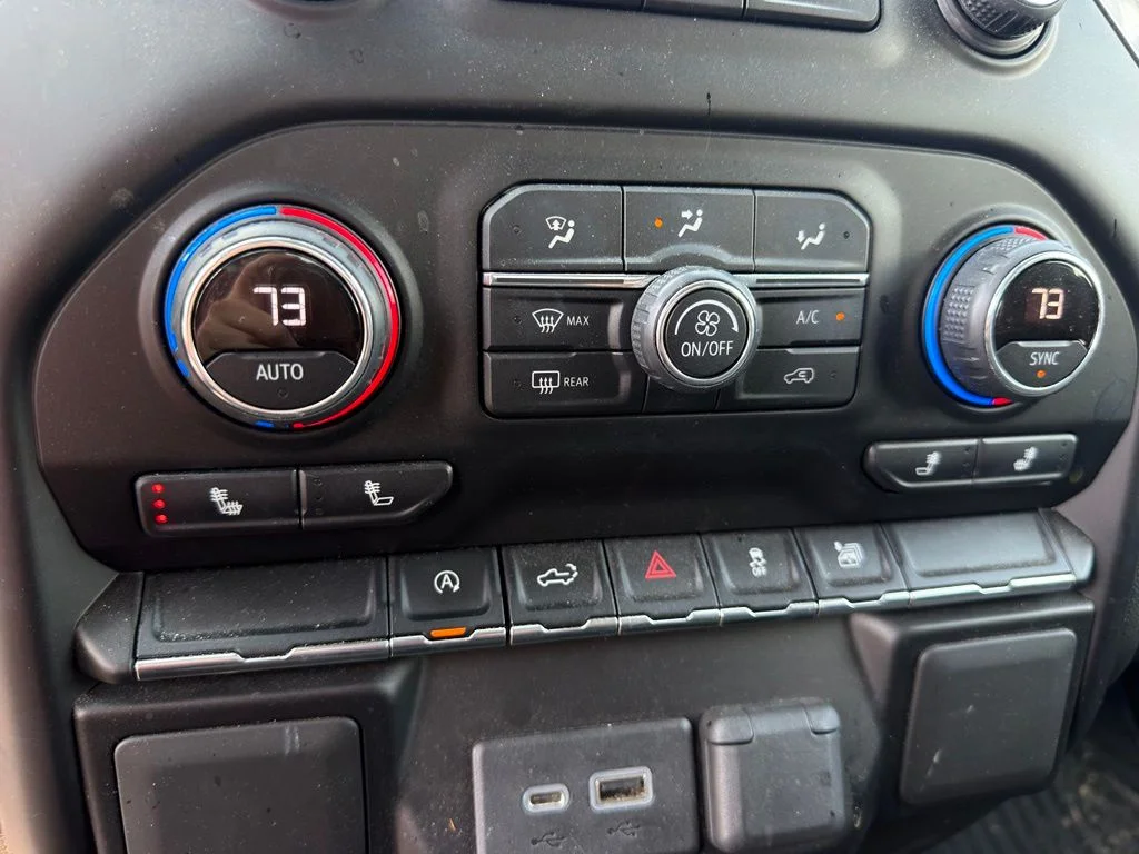 Used 2020 Blue Chevrolet LT image 3