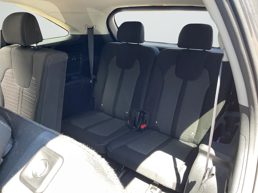 Certified Used 2024 Gray Kia LX image 9