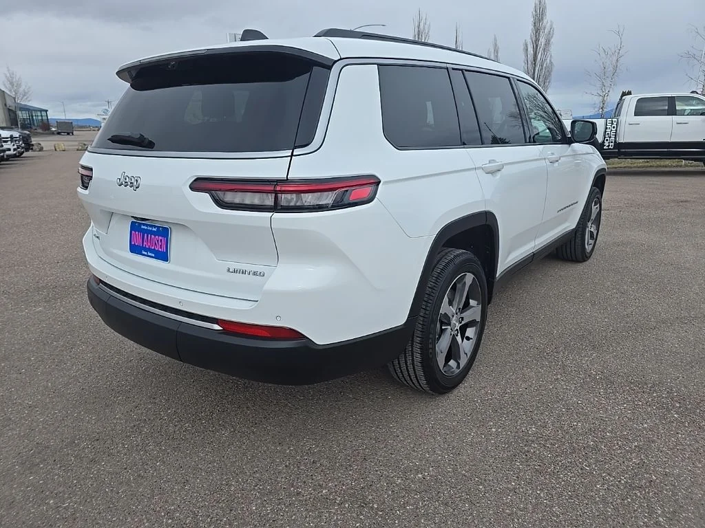New 2026 Bright White Clear-Coat Exterior Paint Jeep Limited image 7
