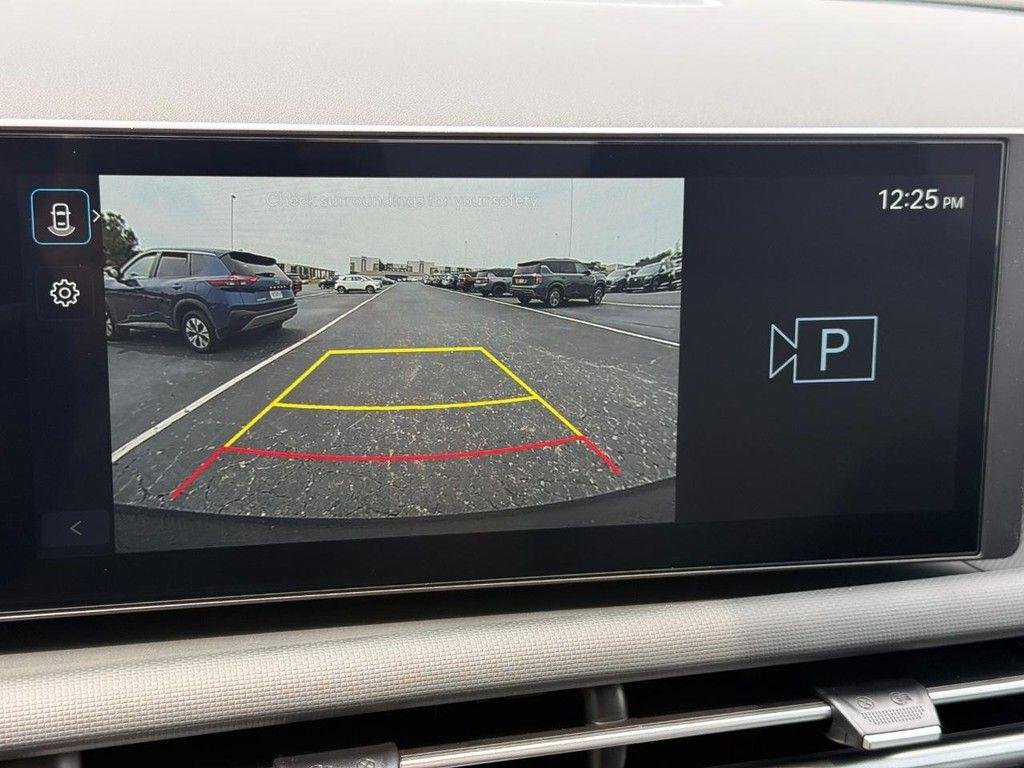 New 2026 White Hyundai SEL AWD image 15