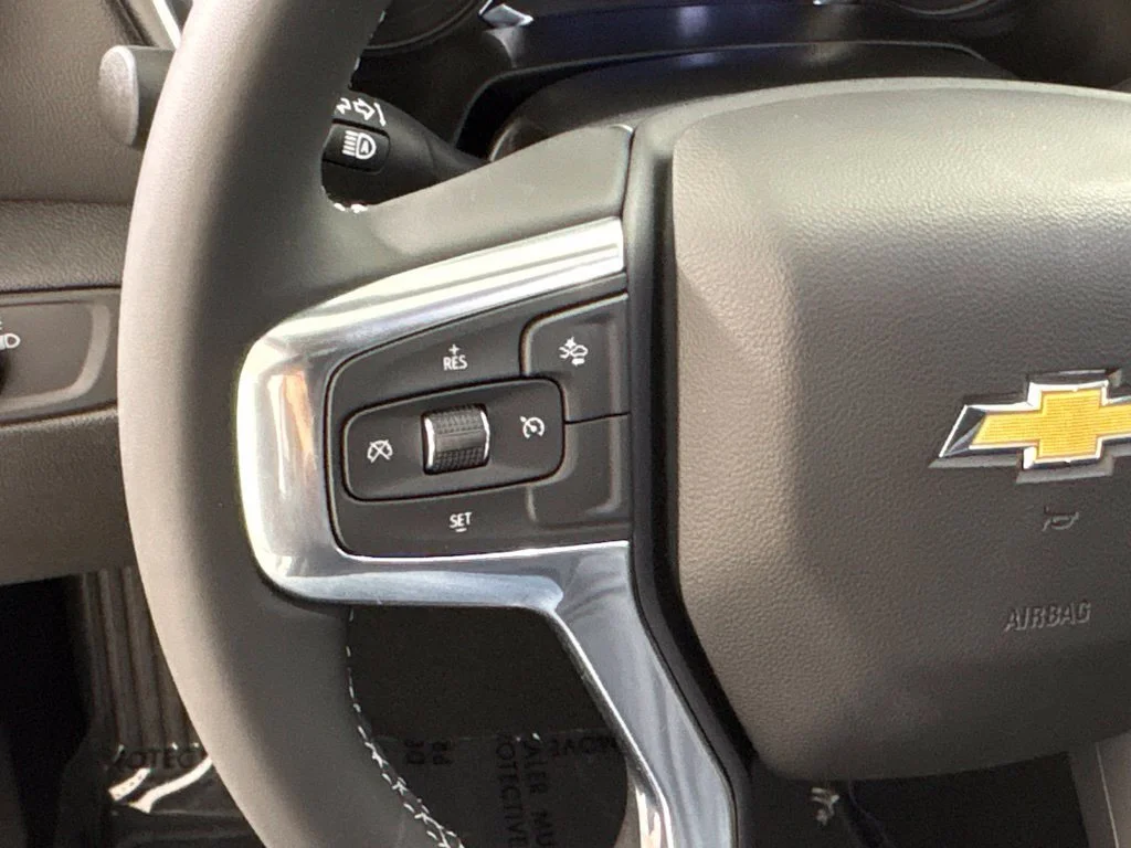 New 2026 Summit White Chevrolet 3LT image 34