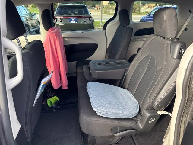 Used 2018 Gray Chrysler Touring Plus image 13