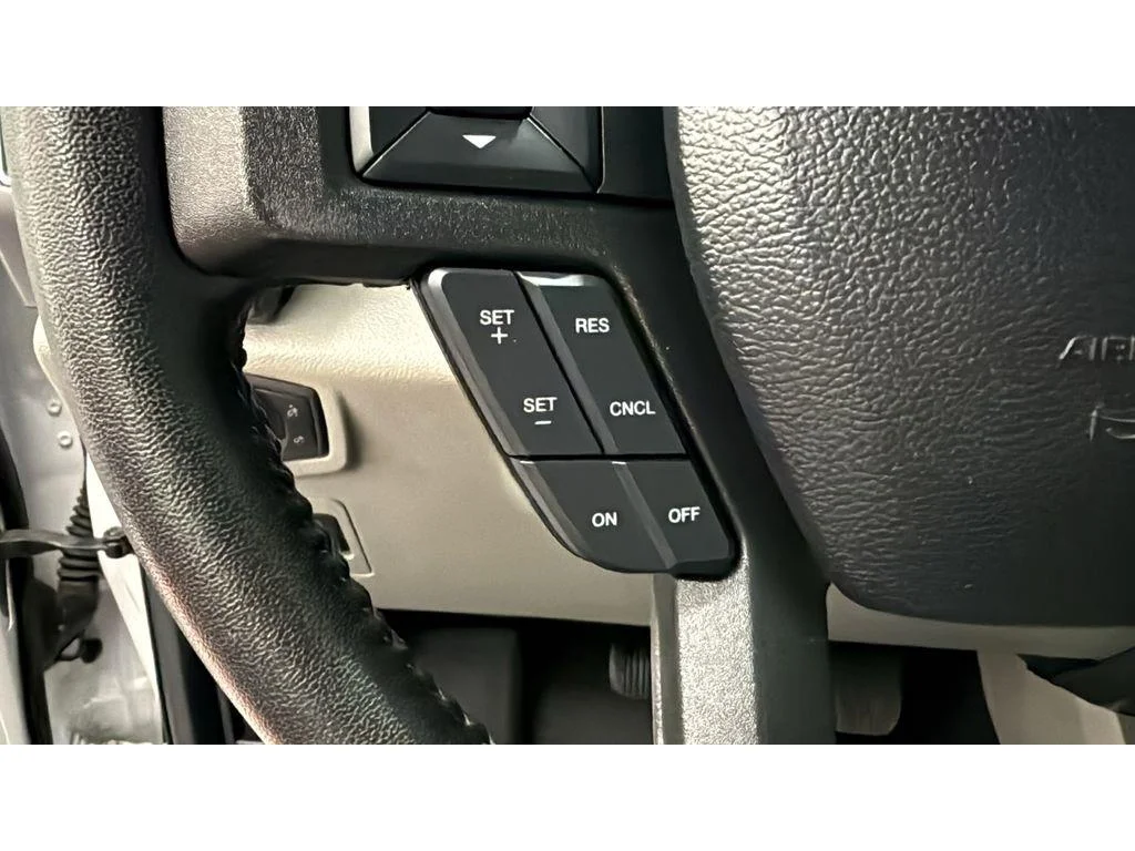 Used 2020 Oxford White Ford XLT Super Crew  4x4 3.5L 1 Owner 302A image 25