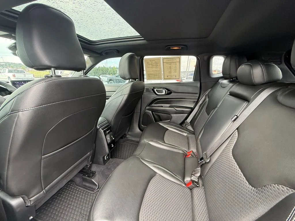 Used 2023 Gray Jeep Latitude image 22