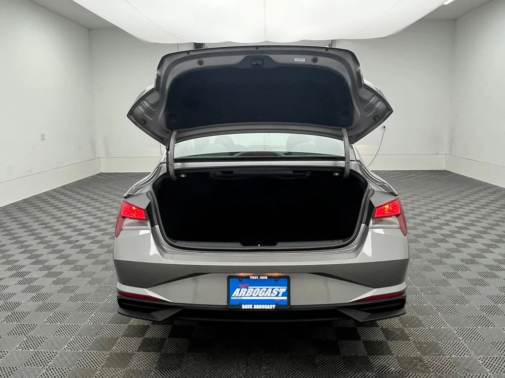 Used 2023 Silver Hyundai SEL image 10