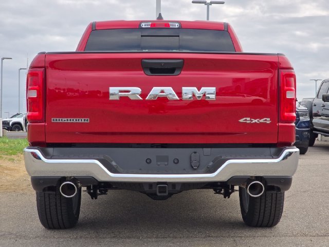 New 2026 Molten Red Pearl-Coat Exterior Paint RAM Big Horn/Lone Star image 36