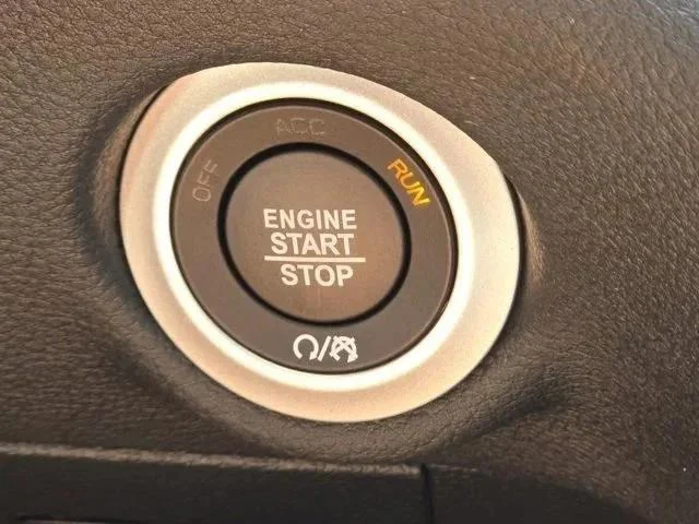 2026 Chrysler Pacifica Select - Photo 13