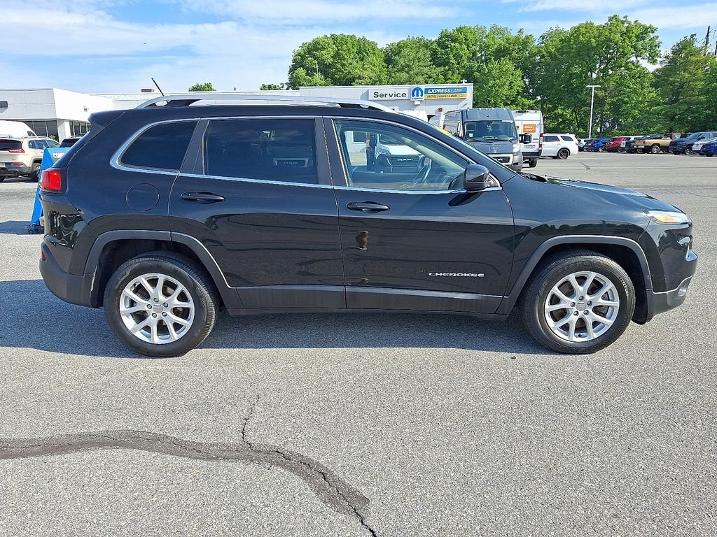 Used 2016 Black Jeep Latitude image 8