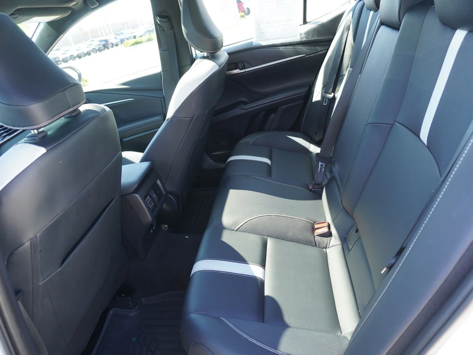 Used 2025 Ice Cap Toyota SE image 13
