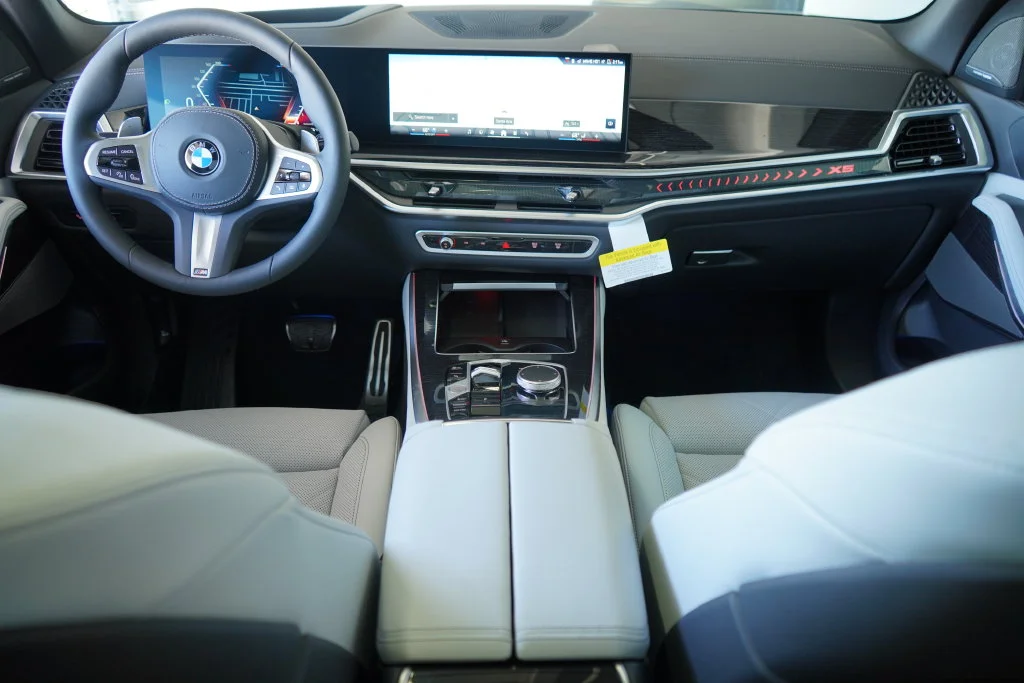 Used 2026 Black BMW sDrive40i image 14
