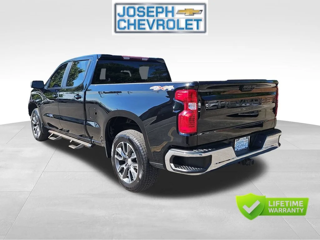 Used 2023 Black Chevrolet LT image 3
