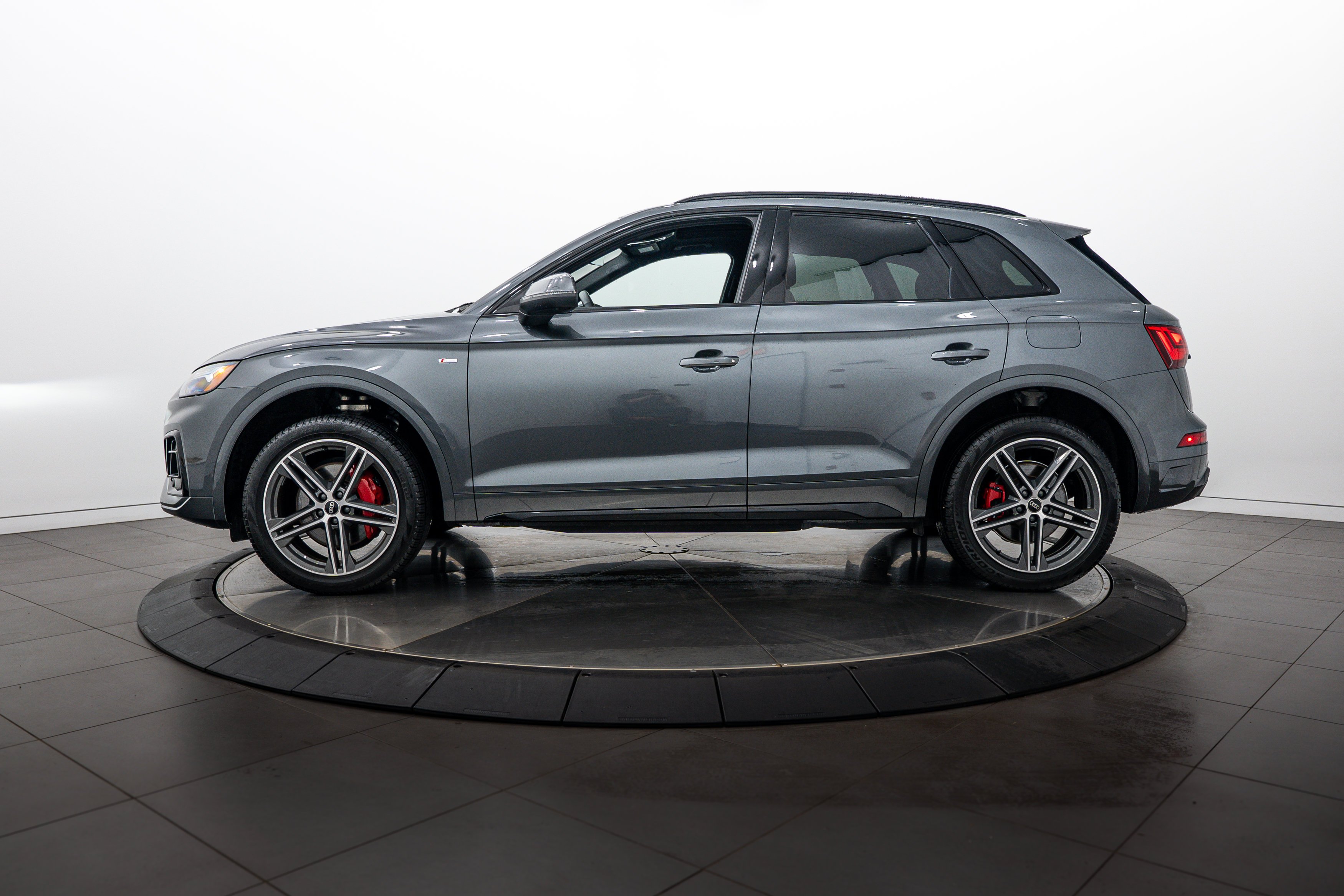 Certified Used 2025 Daytona Gray Pearl Effect Audi S line Premium Plus image 7
