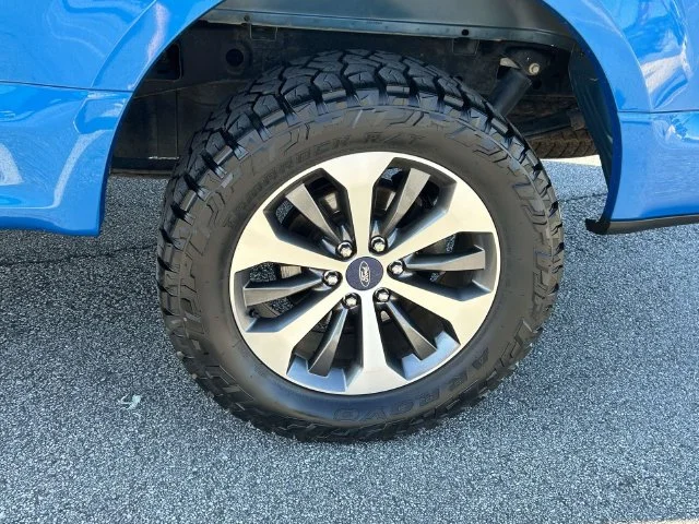 Used 2019 Blue Ford XL image 10