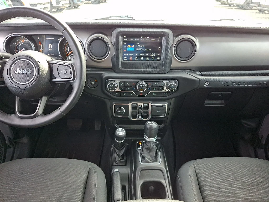 Used 2019 Silver Jeep Unlimited Sport S image 16