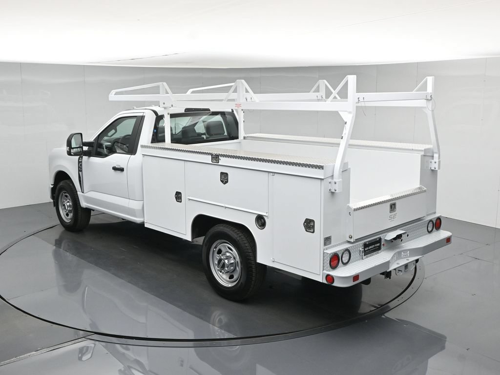 2026 Ford F-350 Super Duty Chassis Cab XL - Photo 44