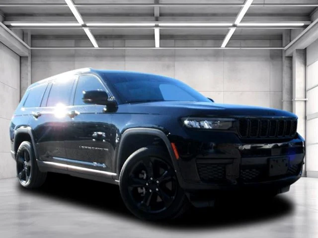 Certified Used 2022 Black Jeep Altitude image 1