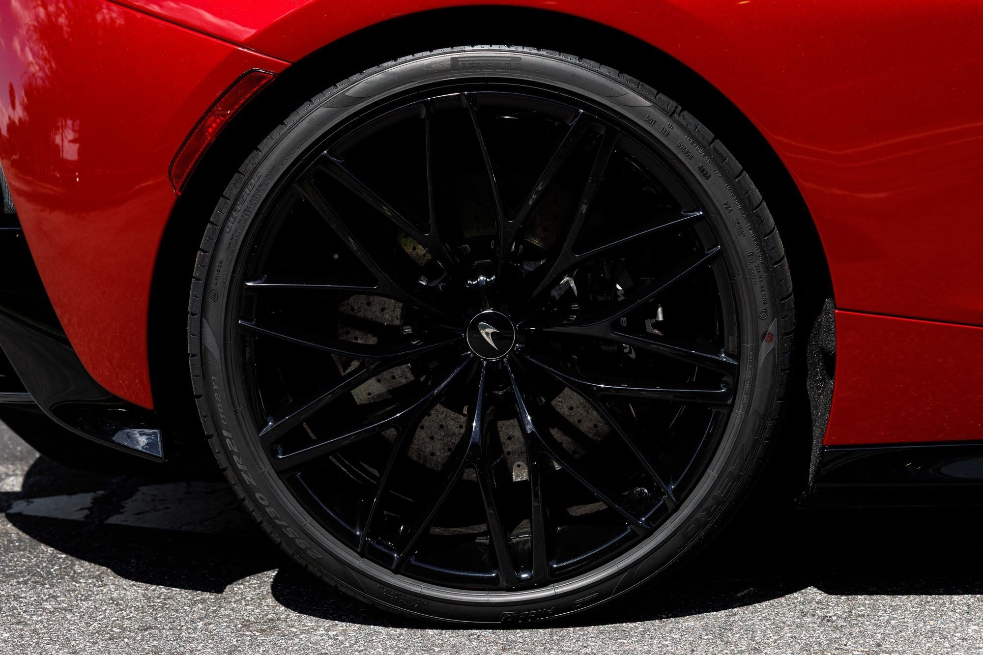 Used 2023 Red Metallic McLaren  image 19
