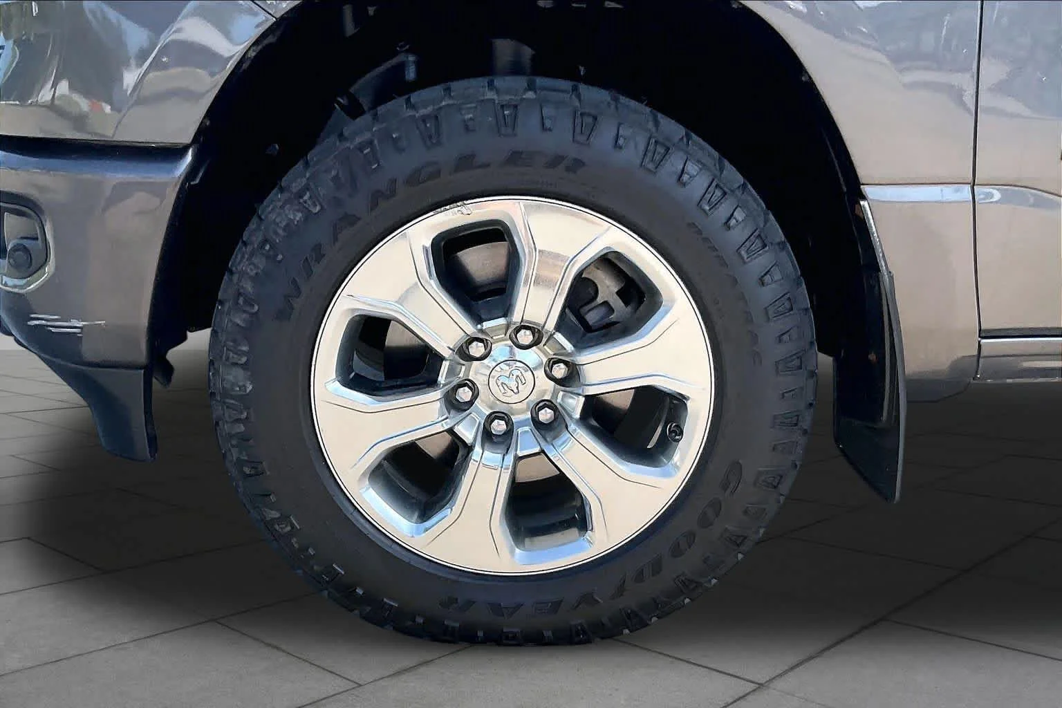 Used 2019 Granite Crystal Metallic Clearcoat Ram Big Horn/Lone Star image 11