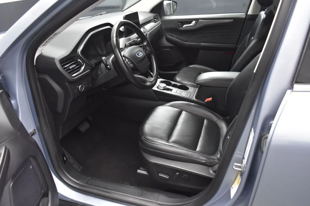 Used 2022 Blue Ford Titanium image 19