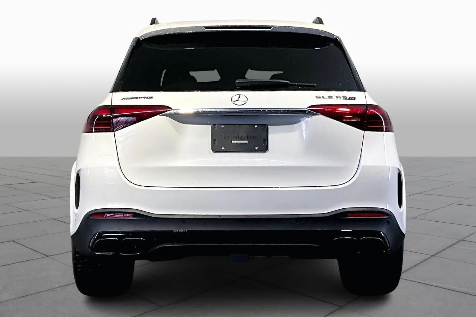 New 2026 MANUFAKTUR Moonlight White Metallic Mercedes-Benz AMG® GLE 63 S image 4