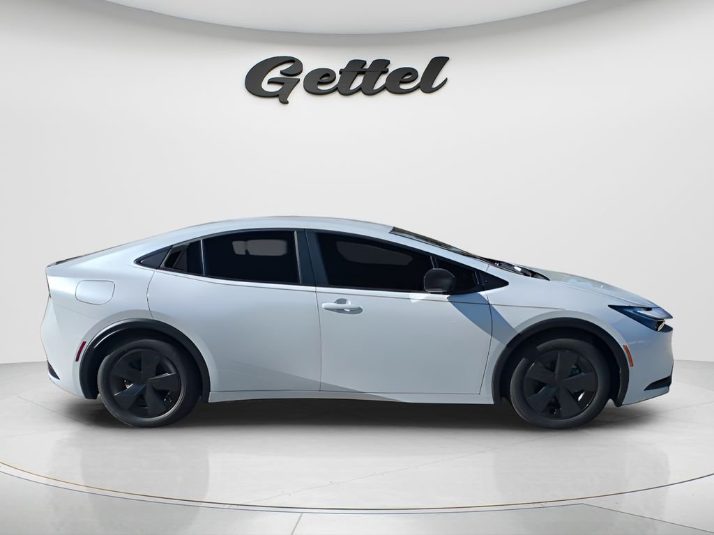 New 2026 Wind Chill Pearl <sup>1</sup> Toyota  SE image 4