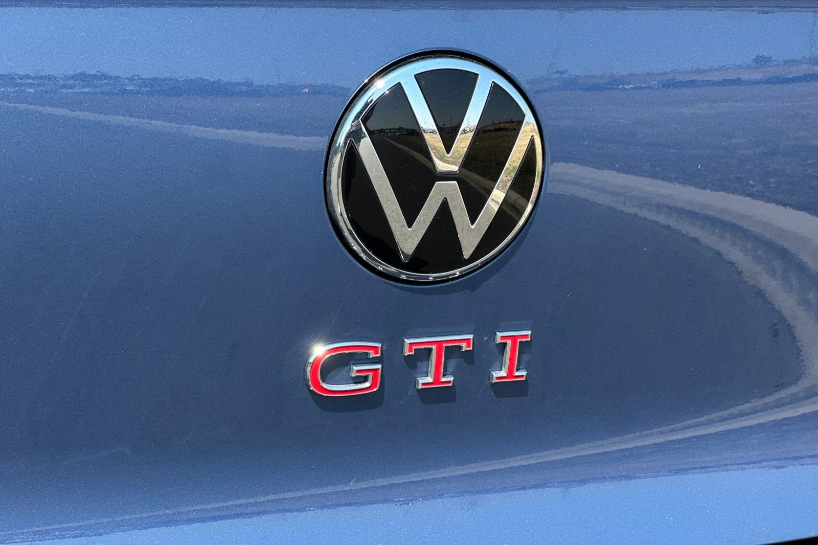 Used 2025  Volkswagen 2.0T SE image 33