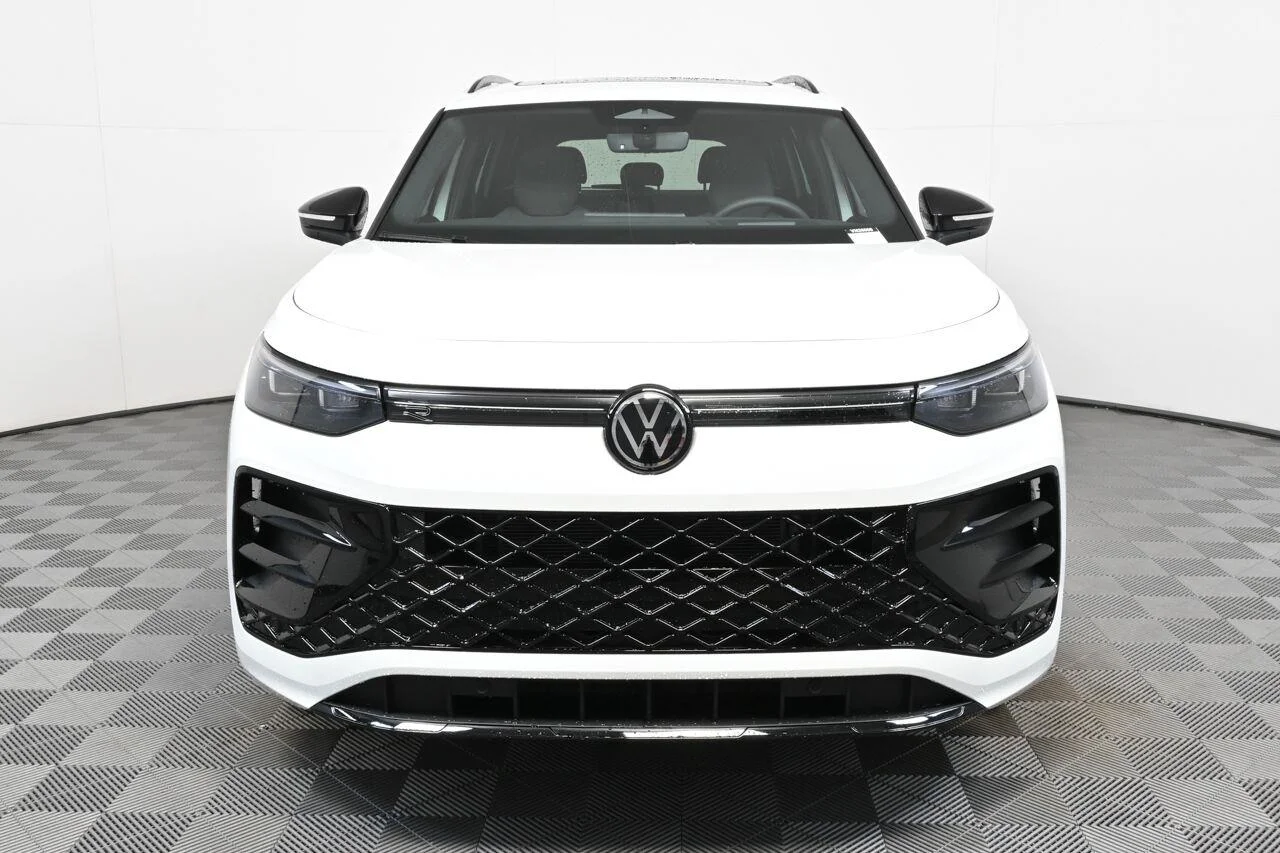 New 2026 Opal White Pearl Volkswagen SE R-Line Black image 24