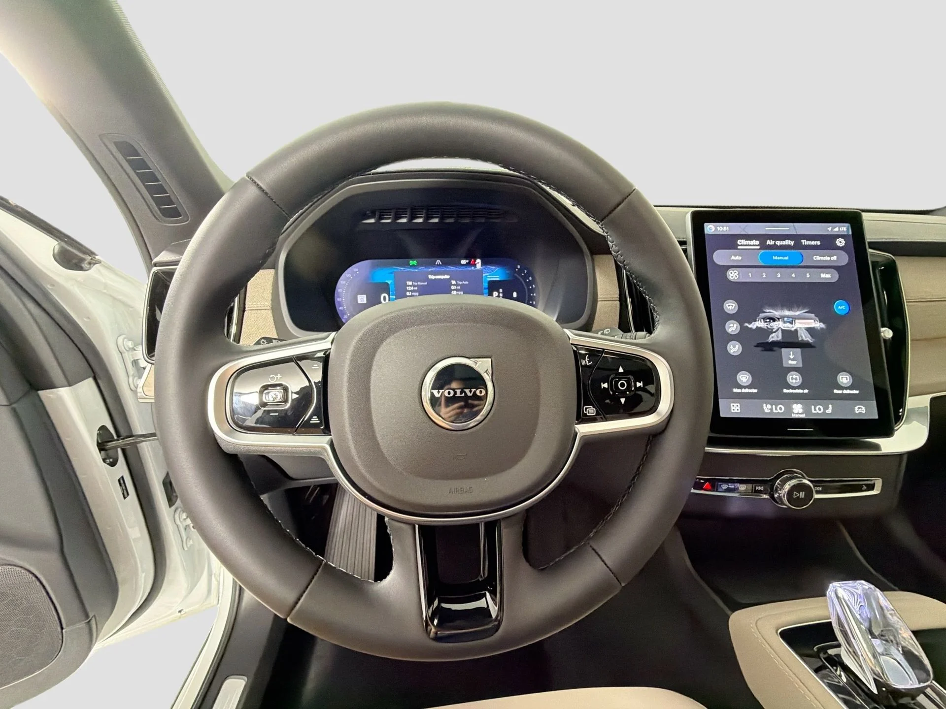 New 2026 Crystal White Volvo Plus image 11