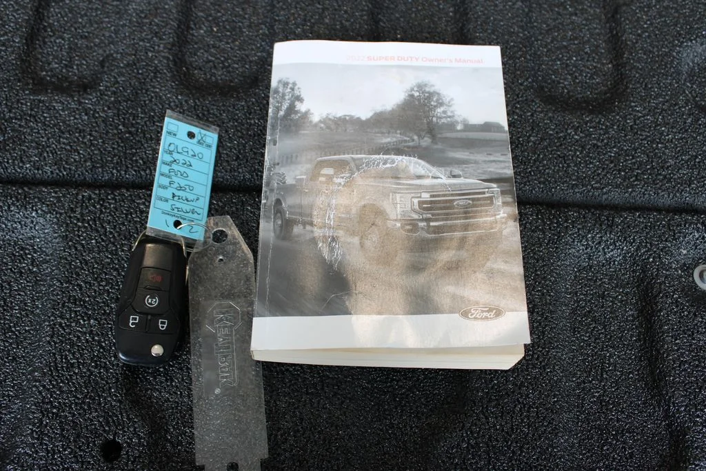 Used 2022 Silver Metallic Ford Lariat image 33