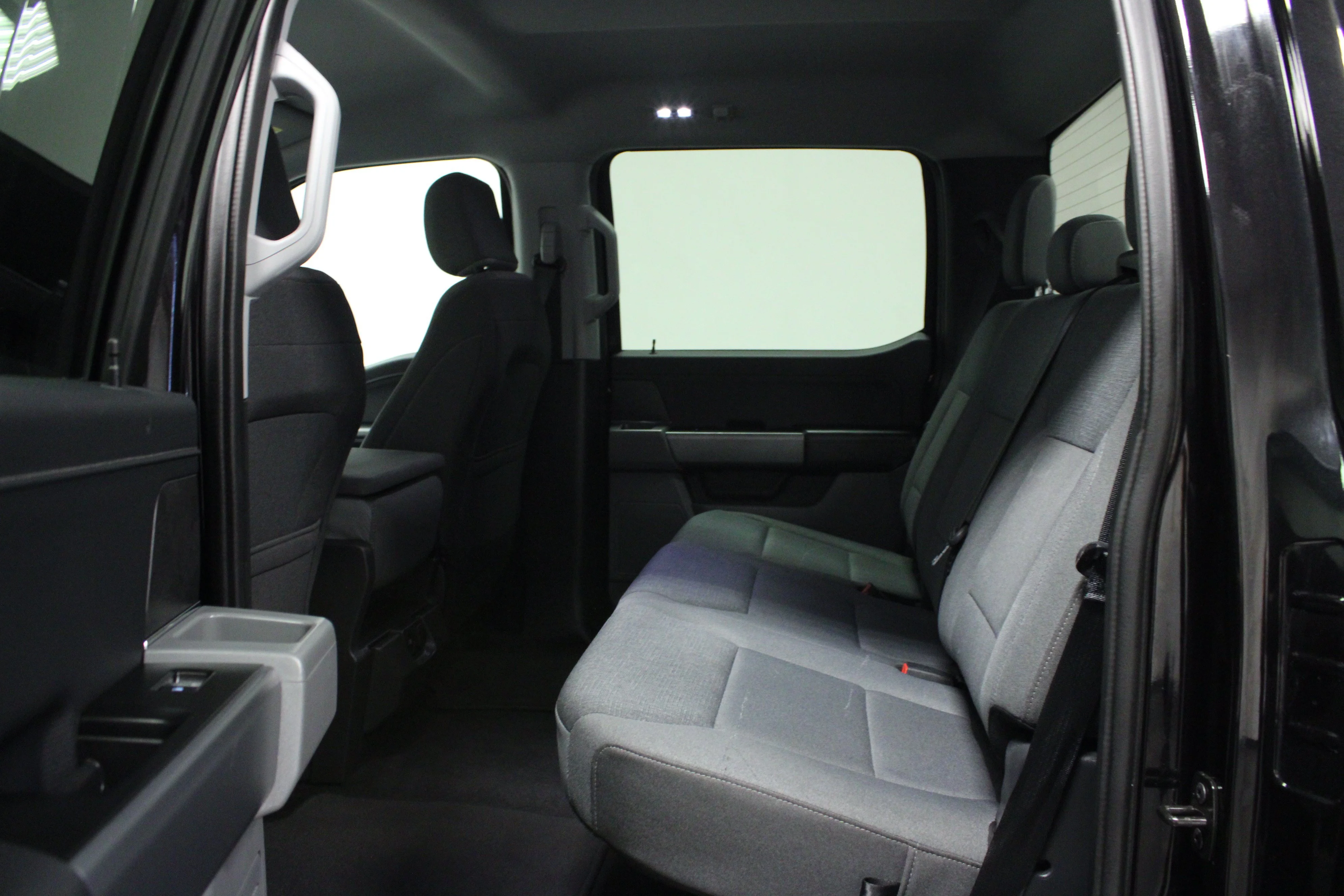 Used 2025 Agate Black Metallic Ford XLT image 13