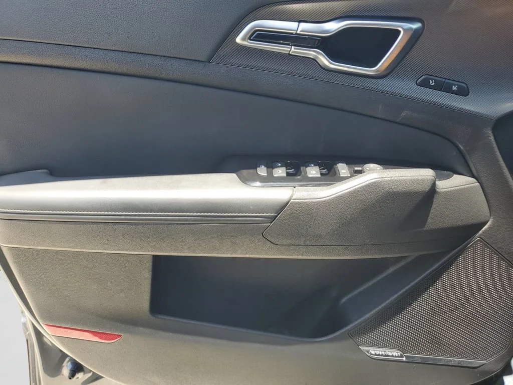 Used 2023 Gray Kia SX image 21