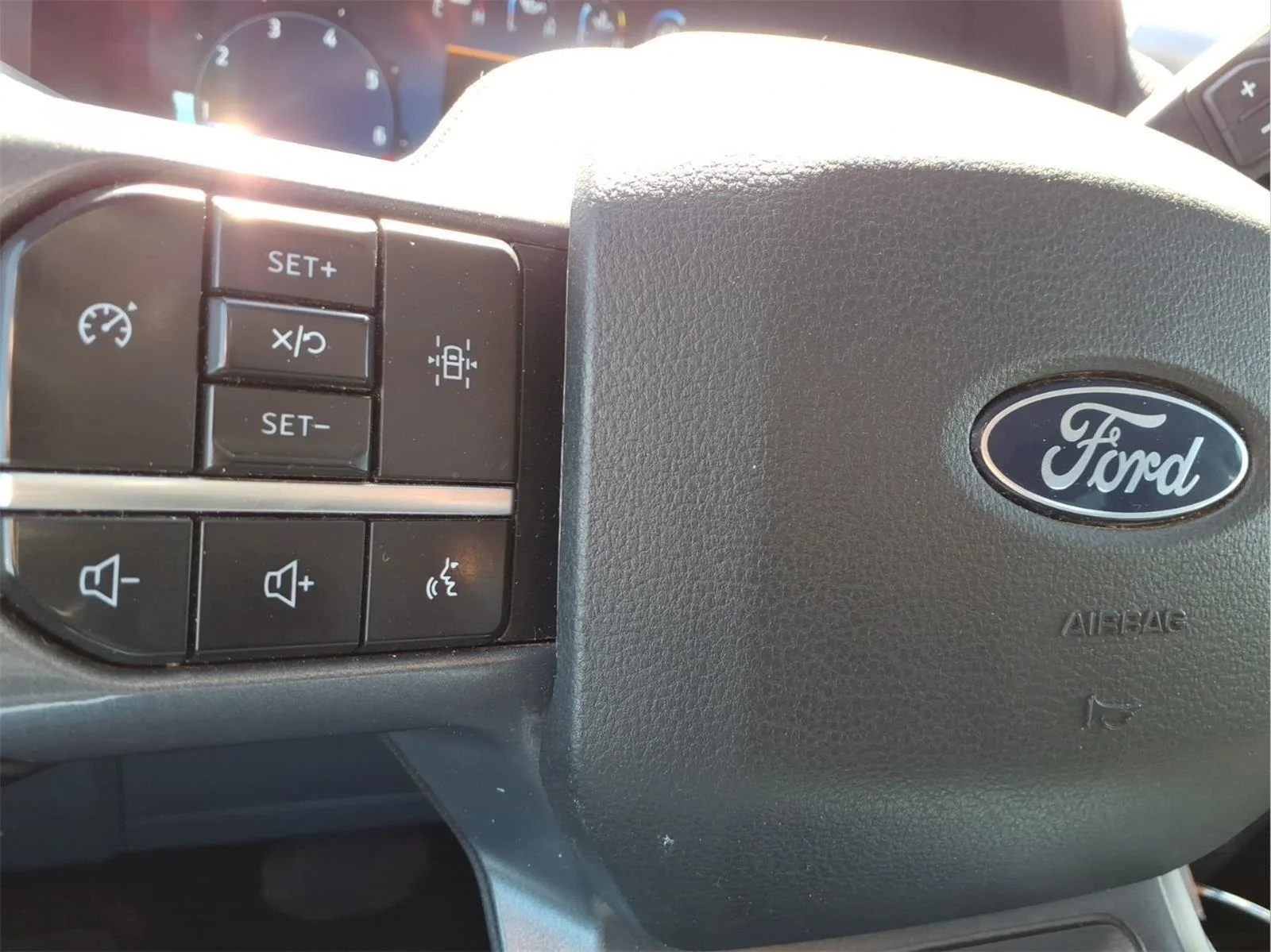 Used 2024 Darkened Bronze Metallic Brown Ford XLT image 18