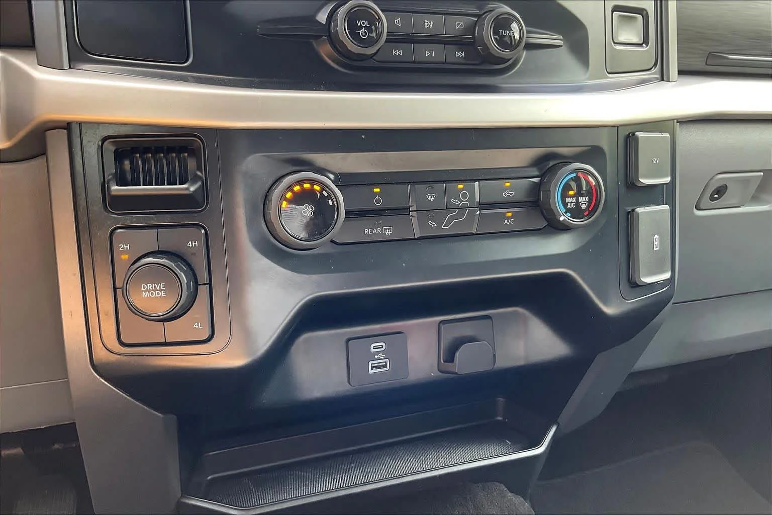 Used 2023 Carbonized Gray Metallic Ford XLT image 32