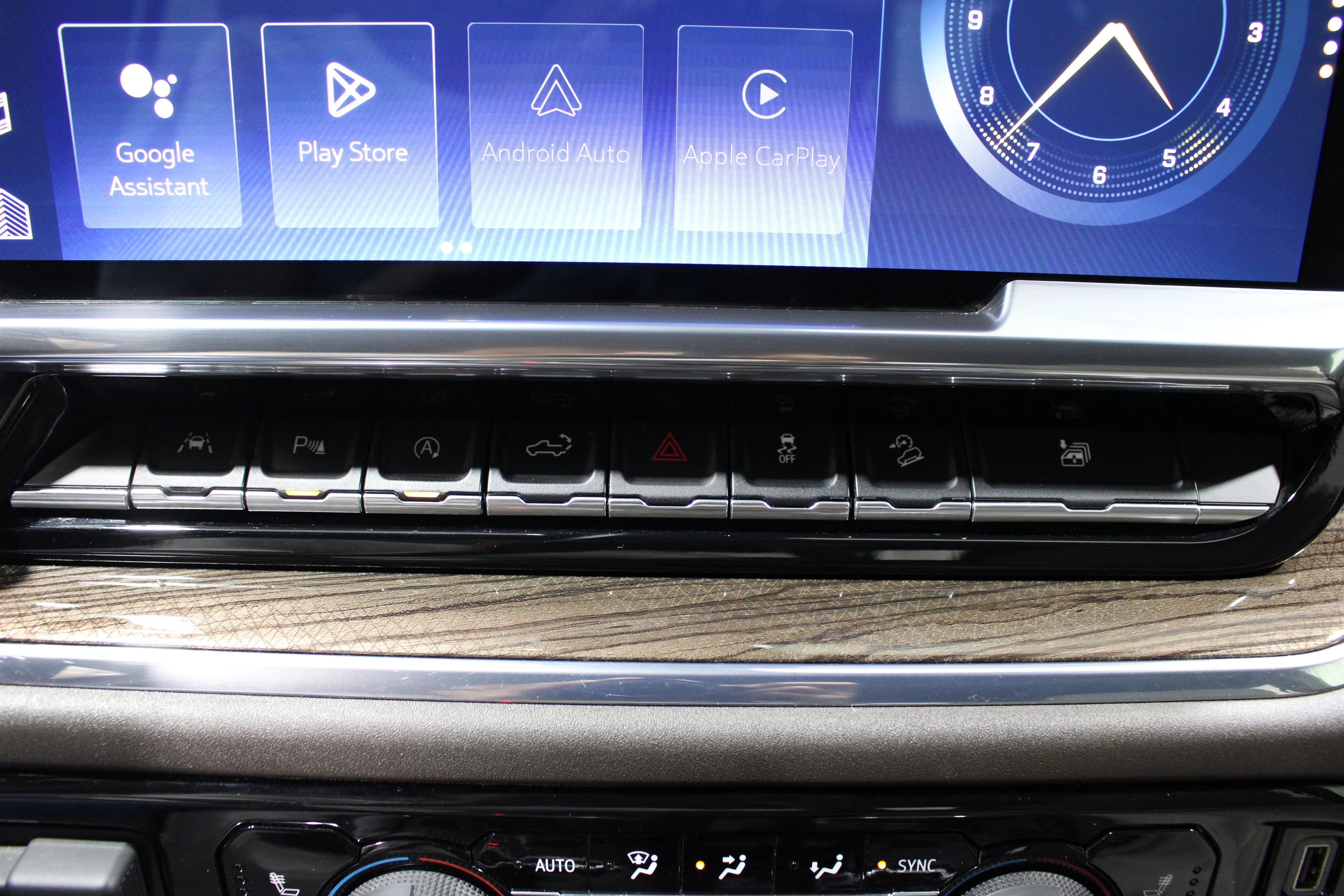 2024 Chevrolet Silverado 1500 LT Trail Boss - Photo 18