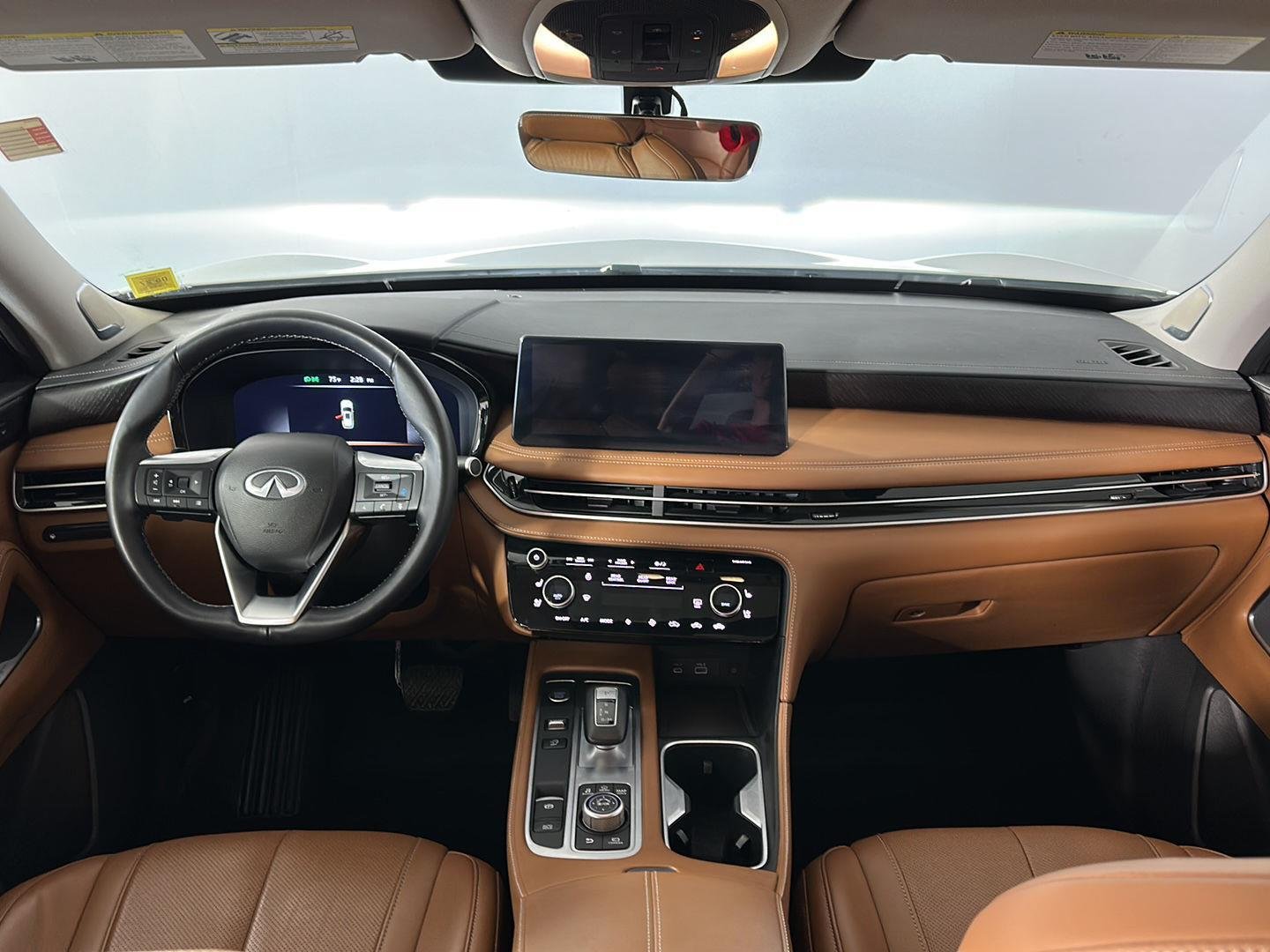 Certified Used 2023 Majestic White INFINITI SENSORY image 3