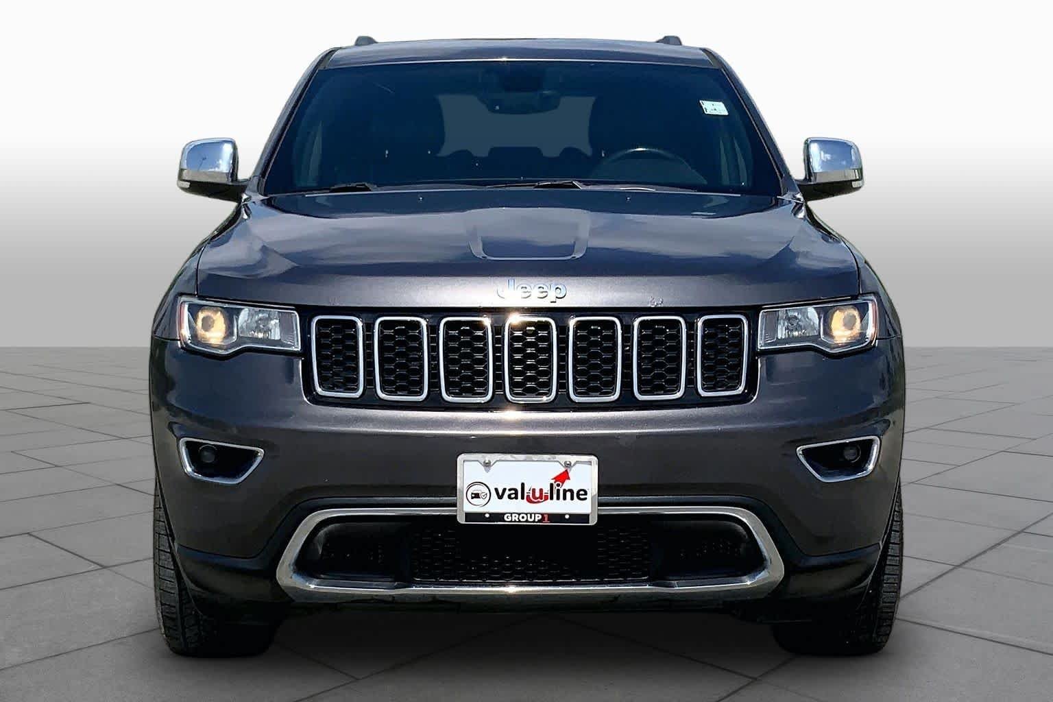 Used 2017 Granite Crystal Metallic Clearcoat Jeep Limited image 4