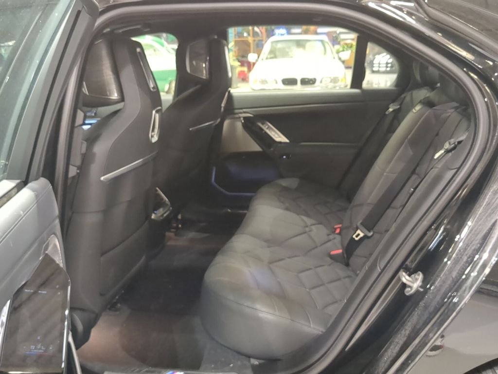 Used 2023 Black BMW 760i xDrive image 13